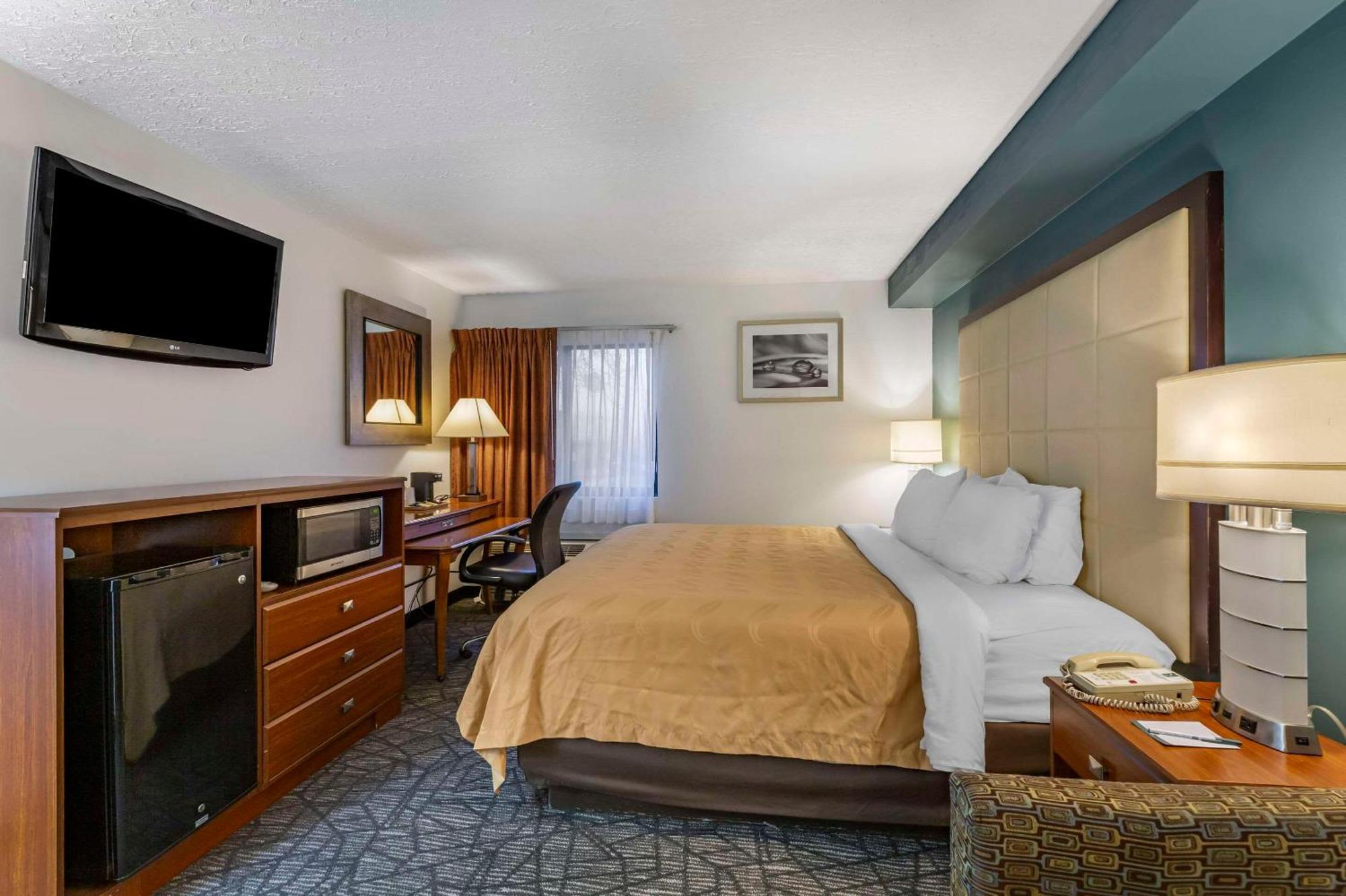 Quality Inn Austintown-Youngstown West Exterior foto
