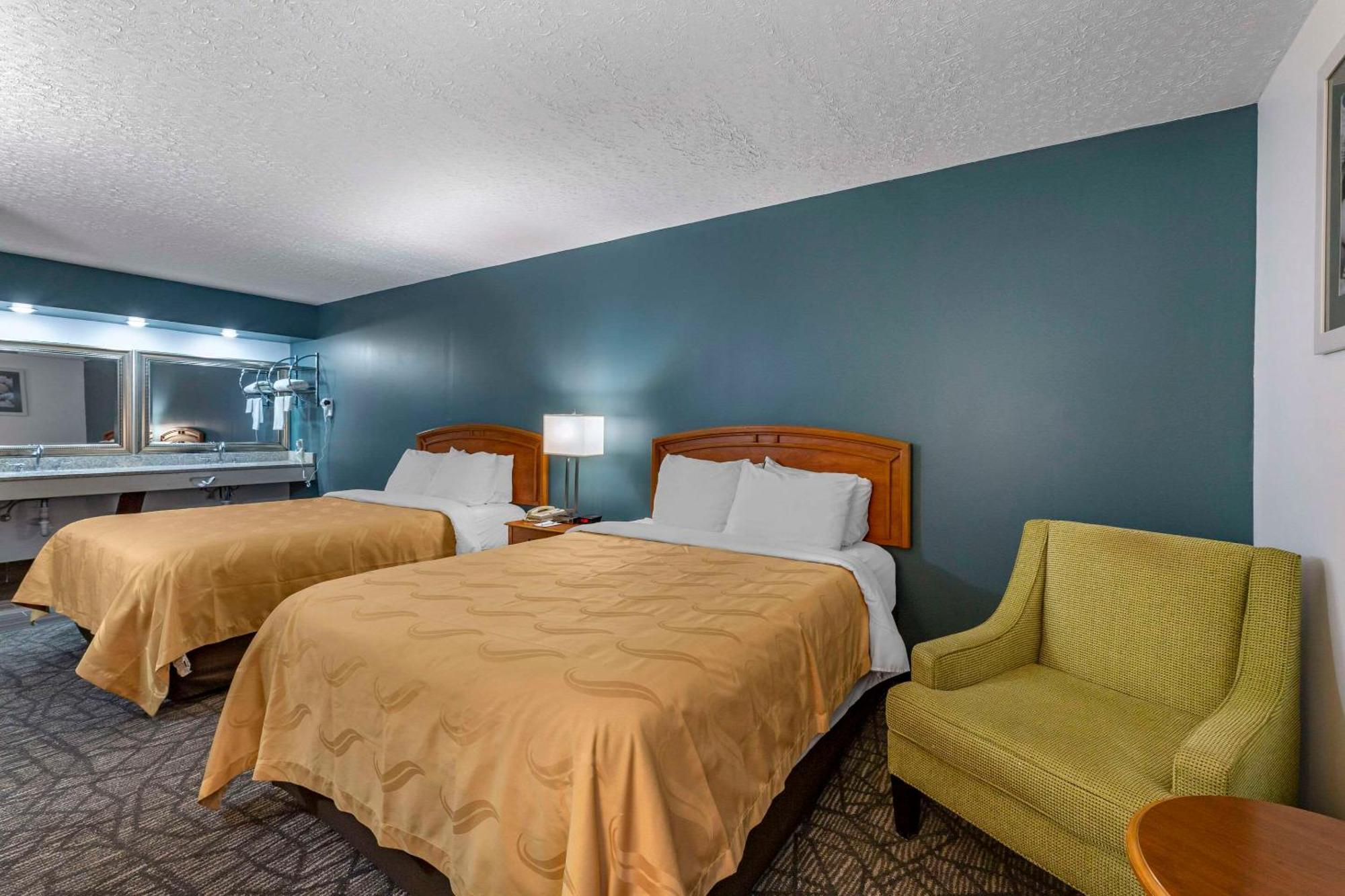 Quality Inn Austintown-Youngstown West Exterior foto